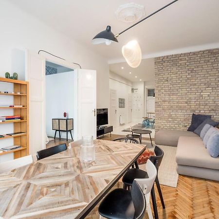 Sunshine Sprint Luxury Apartment Budapest Bagian luar foto
