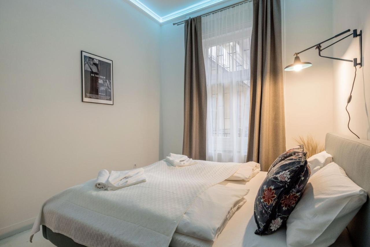 Sunshine Sprint Luxury Apartment Budapest Bagian luar foto
